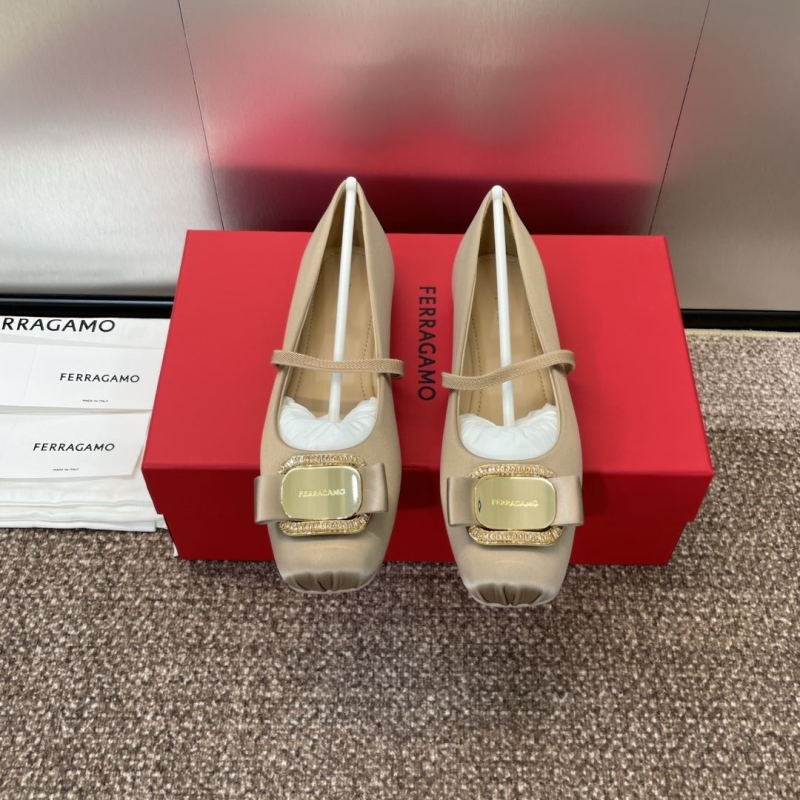 Ferragamo flat shoes